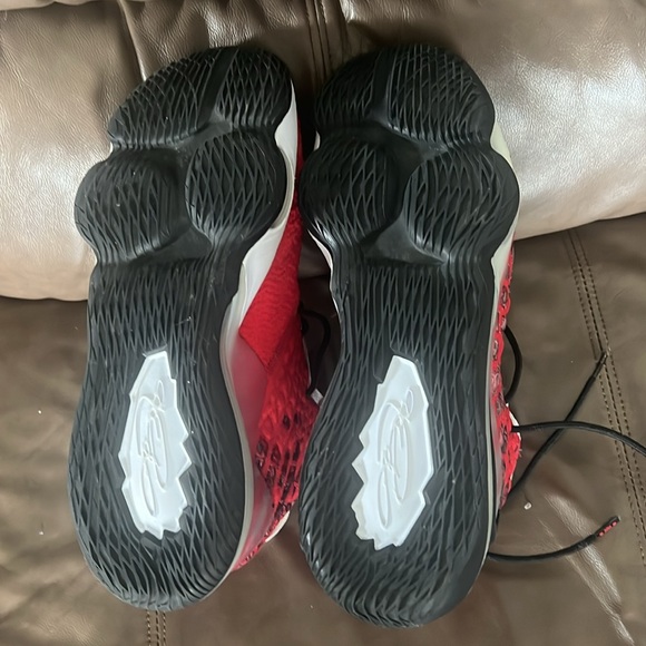 Nike Lebron 17 Uptempo - Picture 9 of 12